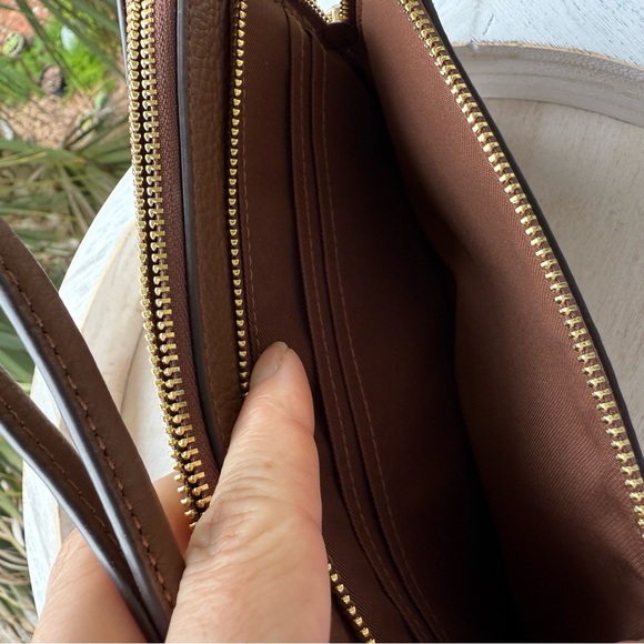 Coach NWT Women's Double Zip Wallet in Signature Canvas - Picture 7 of 10